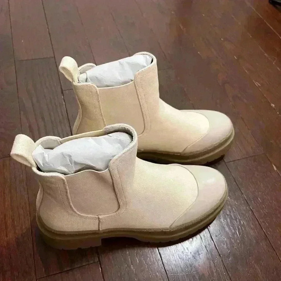 Brand New Olivia  Miller Zadie Boots in Ivory Size 7.5 - Picture 4 of 11